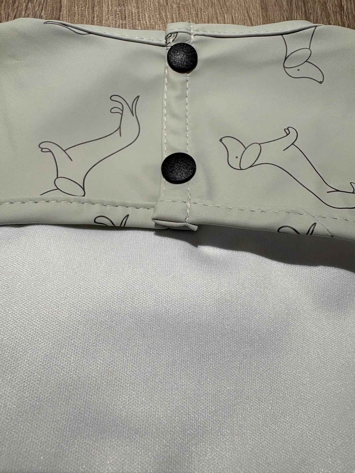 Coverall weaning bib