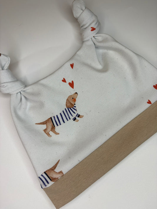 Bonjour Dachshund Dog knotted hat