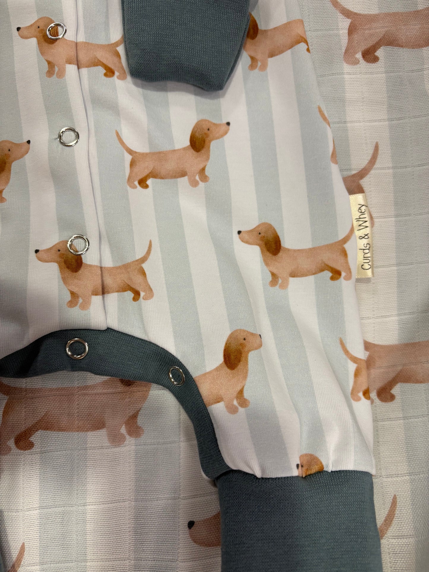 Li'l Pup popper baby grow