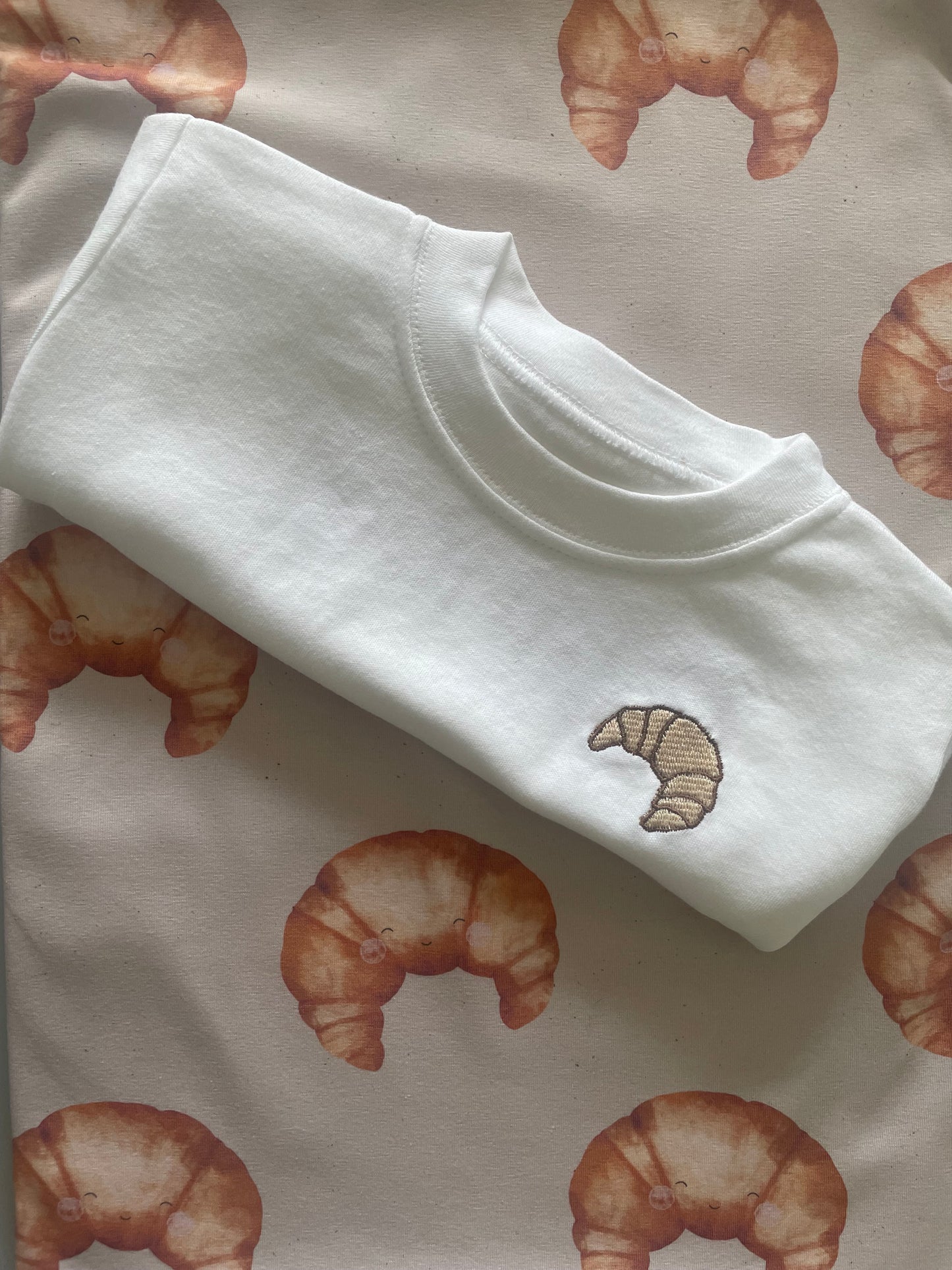 Croissant crew t-shirt